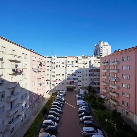 Deluxe At Amazing Prime Location, By Timecooler Apartment *