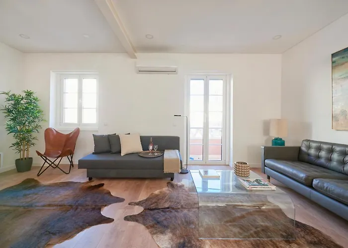 Deluxe At Amazing Prime Location, By Timecooler Apartment *