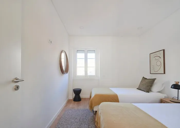 Deluxe At Amazing Prime Location, By Timecooler Apartment *