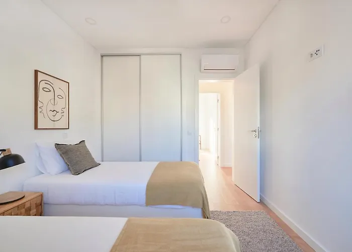 Deluxe At Amazing Prime Location, By Timecooler Apartment Lisbon