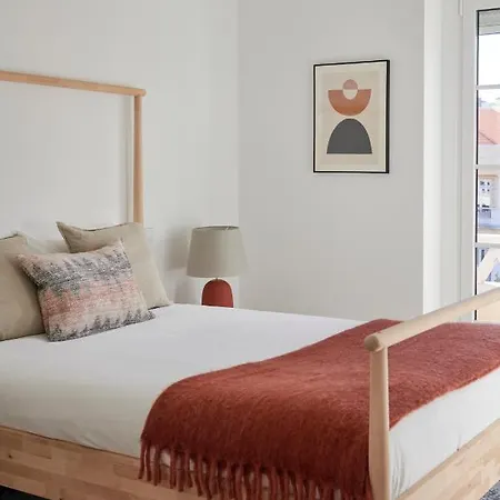 Deluxe At Amazing Prime Location, By Timecooler Daire